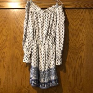 Off the shoulder white Hollister dress